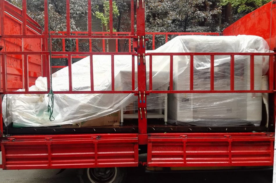 山東客戶SMT設(shè)備專車送貨，貨到上門安裝調(diào)試