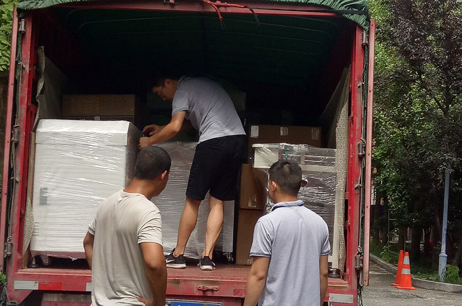 臺(tái)州客戶SMT設(shè)備專車送貨，貨到上門安裝調(diào)試