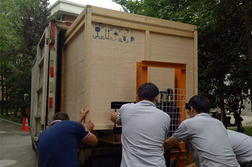 麗水客戶SMT設(shè)備專車送貨，貨到上門安裝調(diào)試