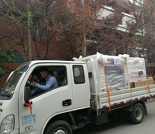 溫州客戶SMT設(shè)備專車送貨，貨到上門安裝調(diào)試