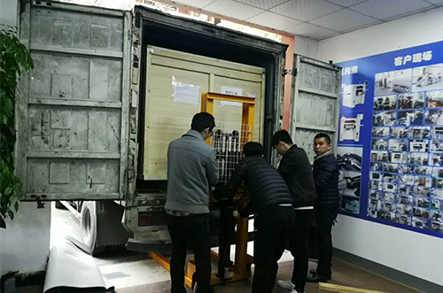 蚌埠客戶SMT設(shè)備專車送貨，貨到上門安裝調(diào)試